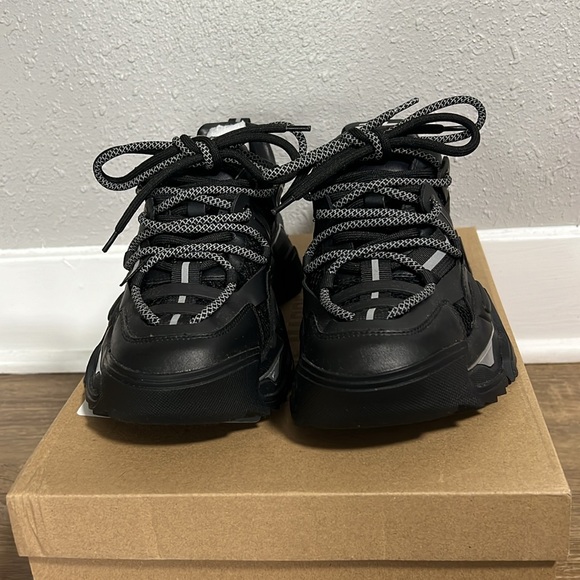 Steve Madden Power Black - Picture 2 of 4